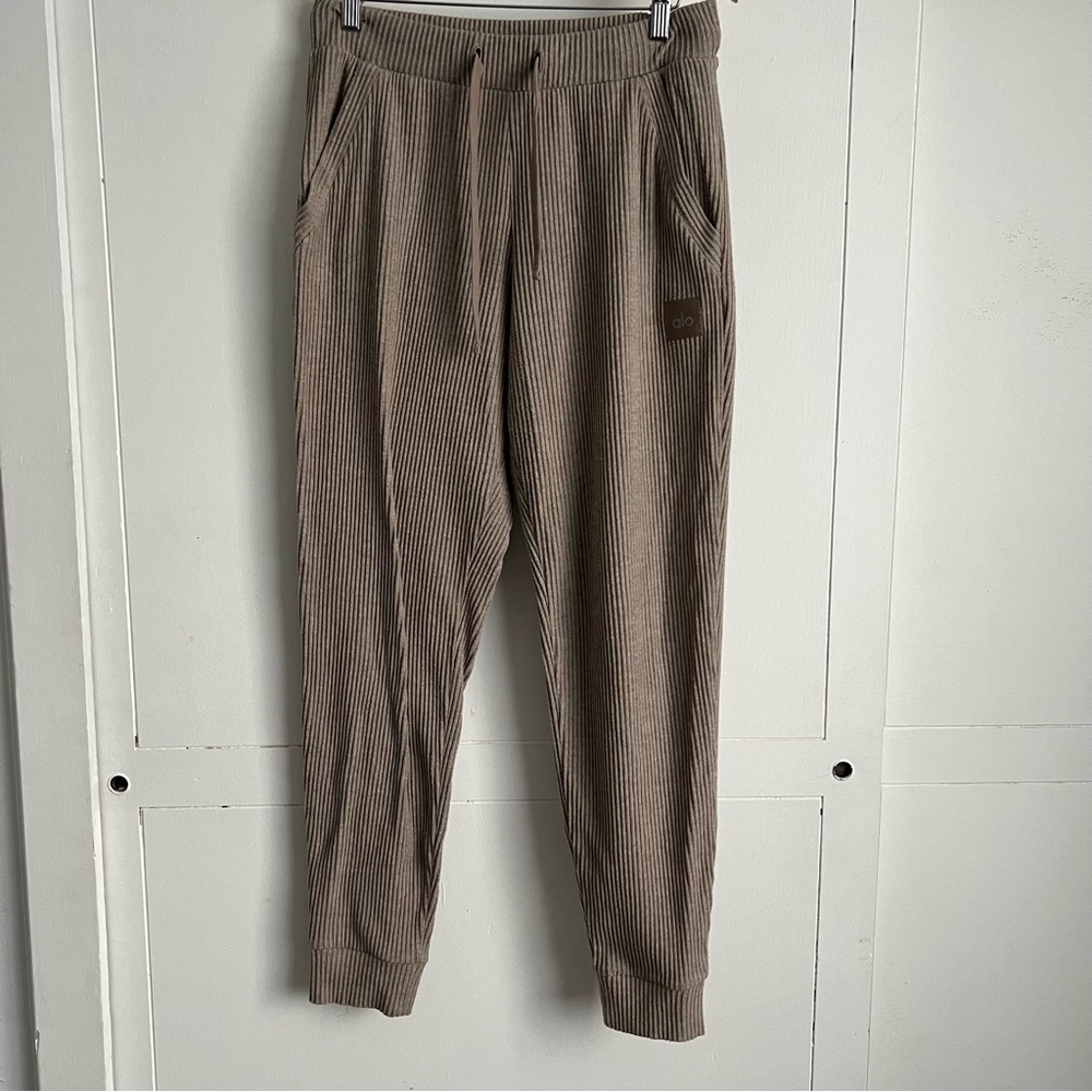 Alo Yoga Muse Sweatpant- Gravel Heather